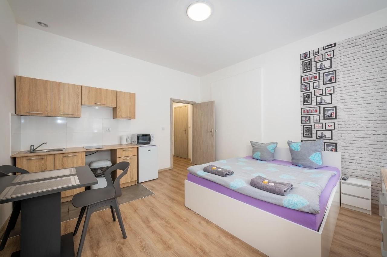 70S Guest Room Краків Екстер'єр фото