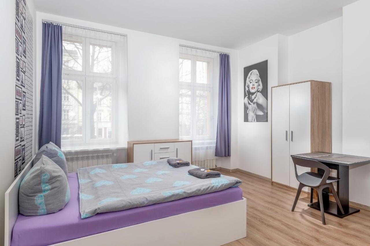 70S Guest Room Краків Екстер'єр фото