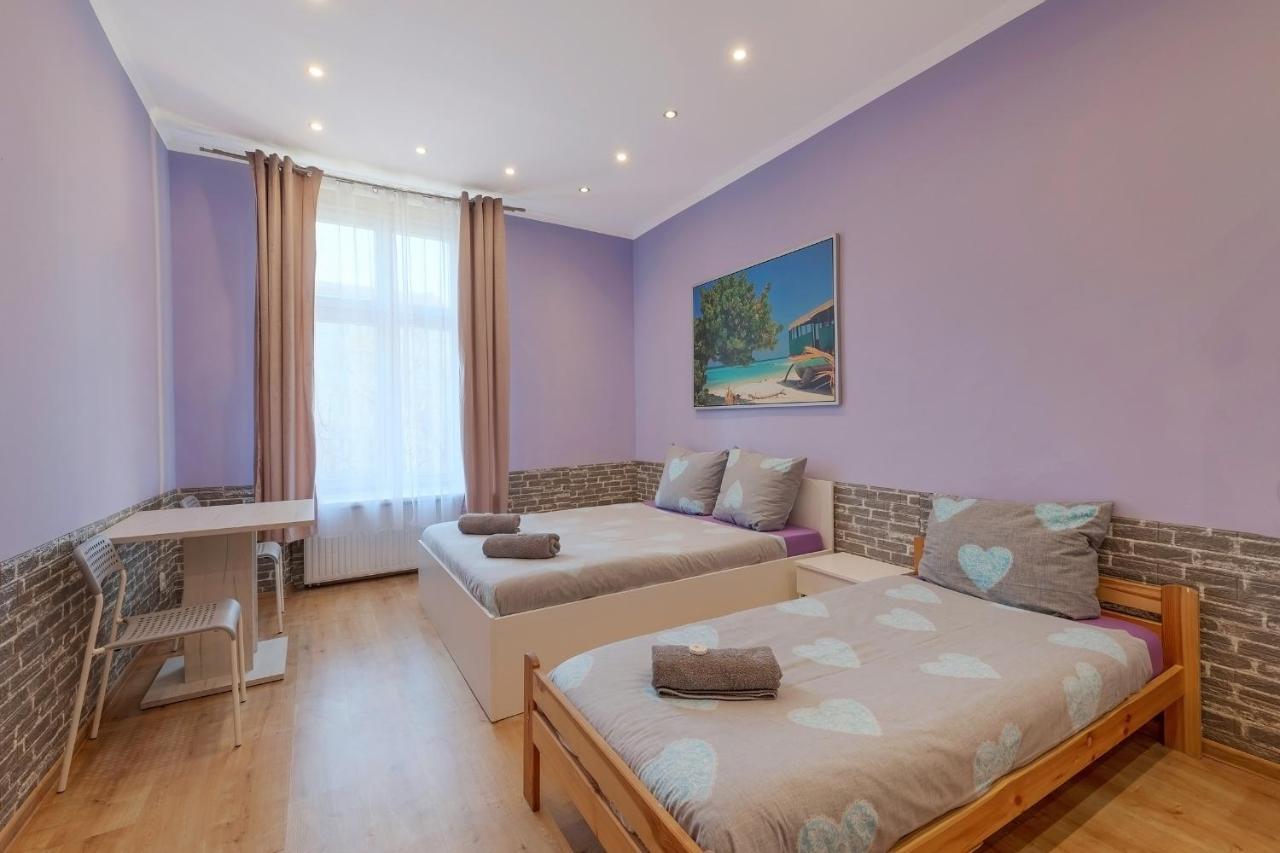 70S Guest Room Краків Екстер'єр фото
