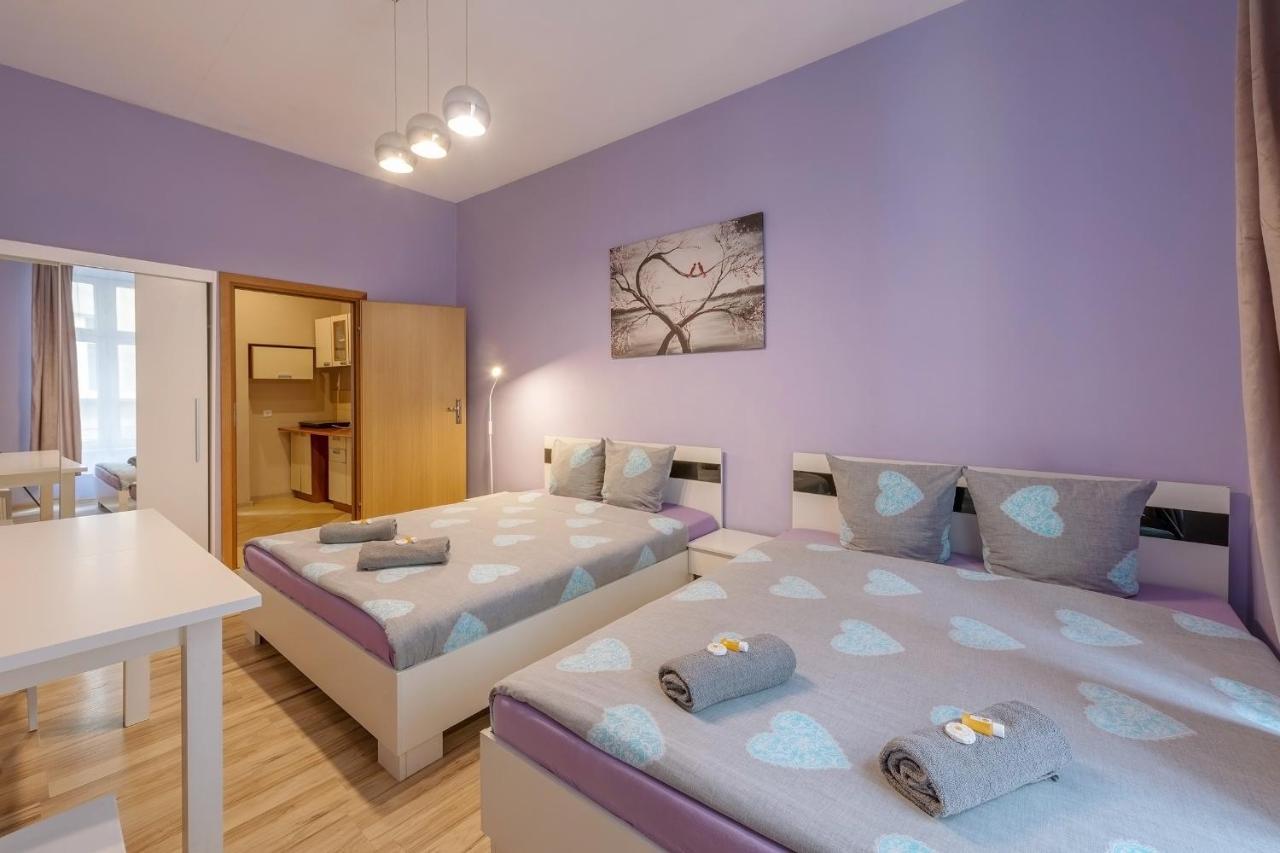 70S Guest Room Краків Екстер'єр фото
