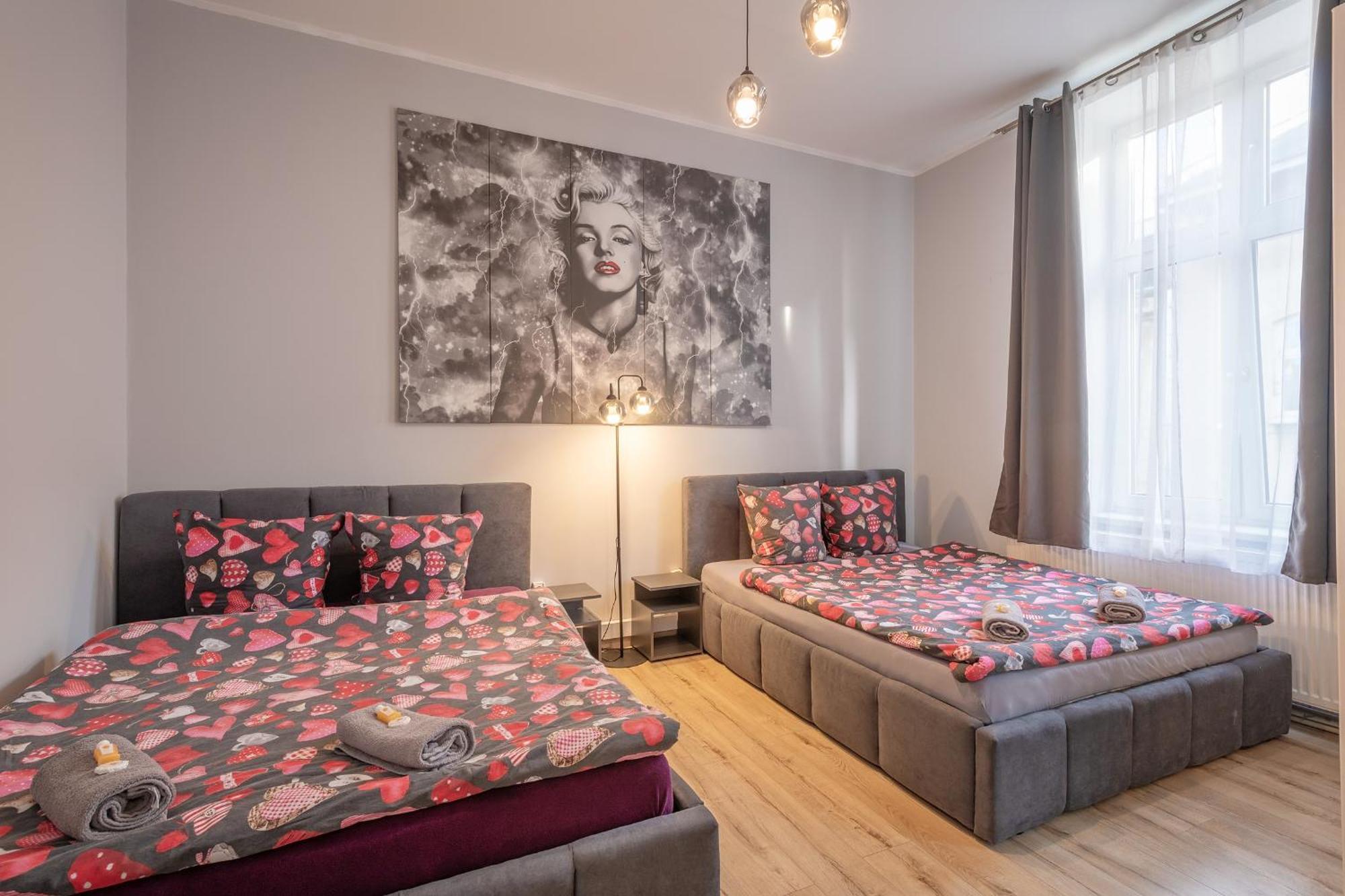 70S Guest Room Краків Екстер'єр фото