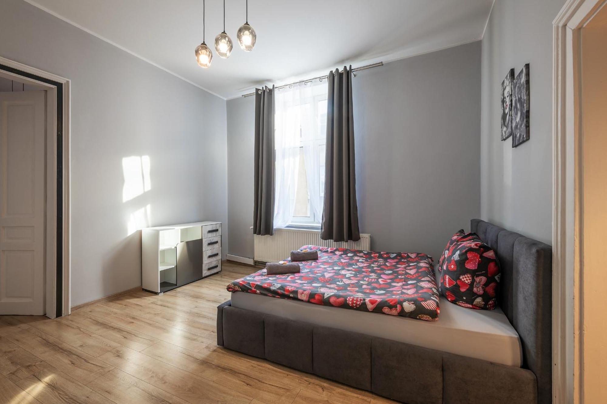 70S Guest Room Краків Екстер'єр фото