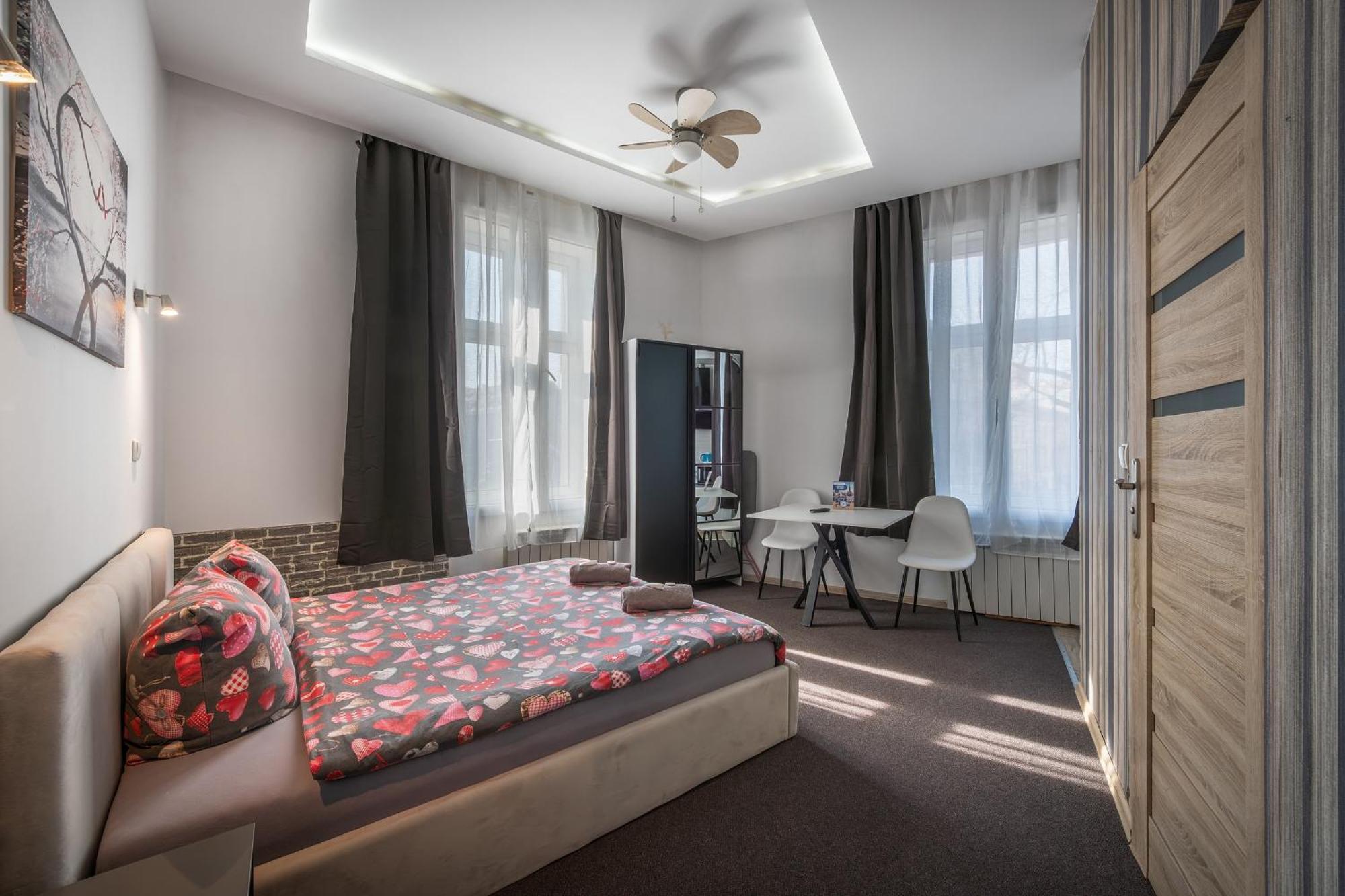 70S Guest Room Краків Екстер'єр фото