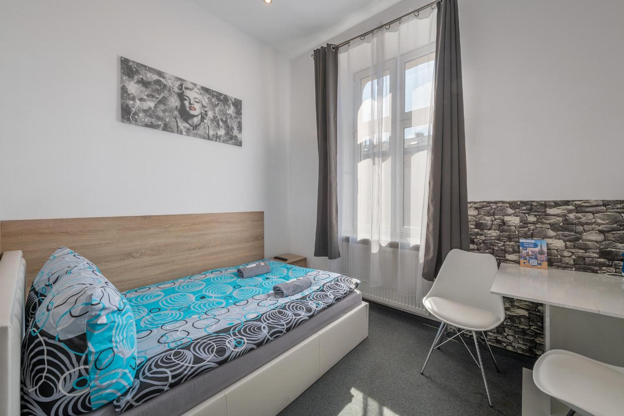 70S Guest Room Краків Екстер'єр фото