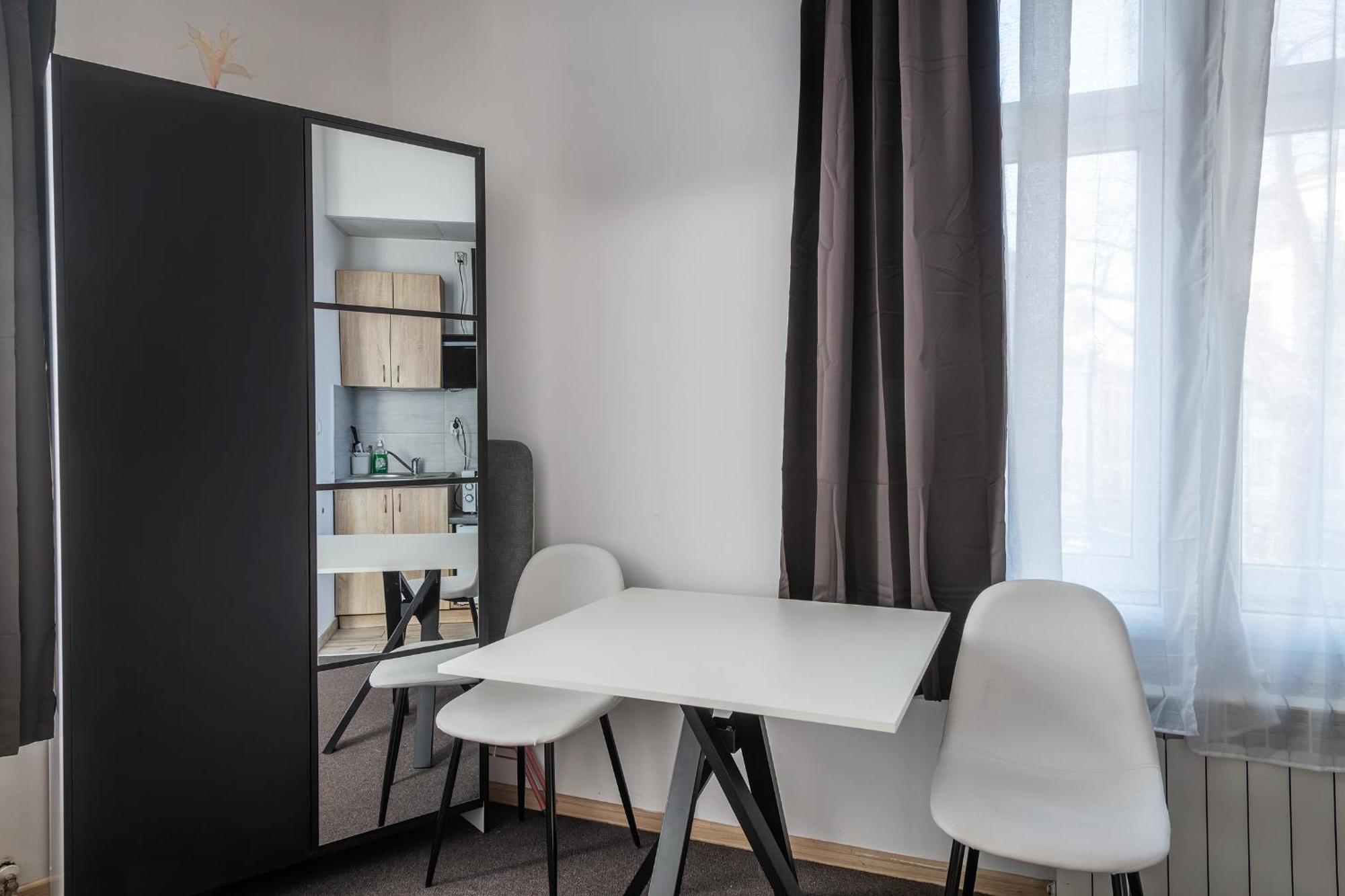 70S Guest Room Краків Екстер'єр фото